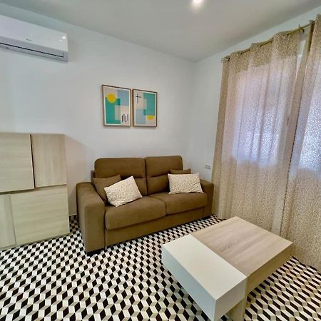 Rockside Residences Suites La Linea N1 La Línea de la Concepción Екстериор снимка