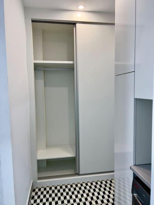 Rockside Residences Suites La Linea N1 La Línea de la Concepción Екстериор снимка