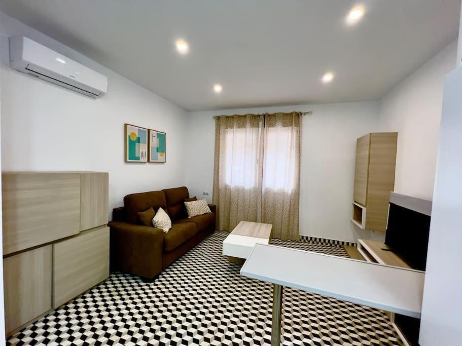 Rockside Residences Suites La Linea N1 La Línea de la Concepción Екстериор снимка