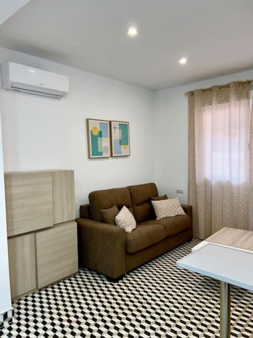 Rockside Residences Suites La Linea N1 La Línea de la Concepción Екстериор снимка